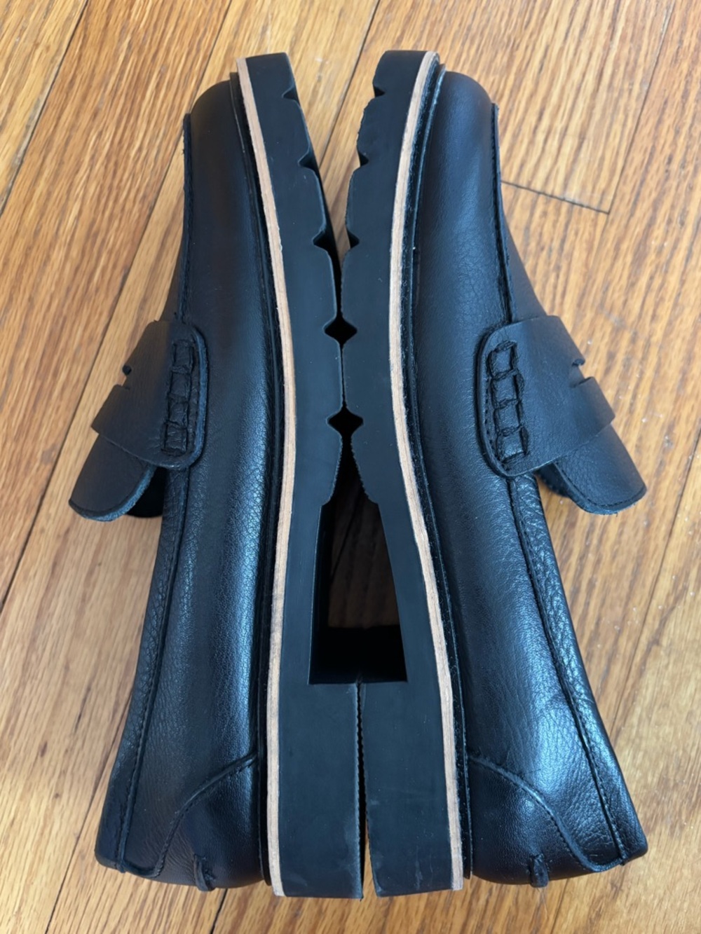Blondo Lugged Waterproof Black Leather Penny Loafers- size 8 - Picture 5 of 9